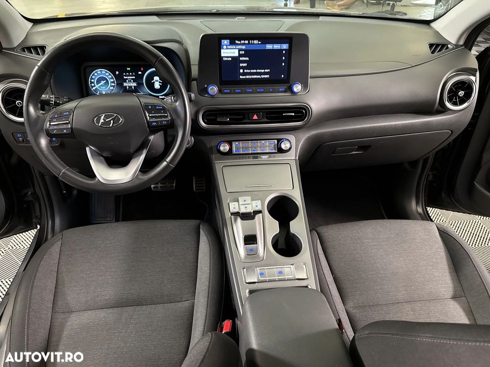 Hyundai KONA - 11
