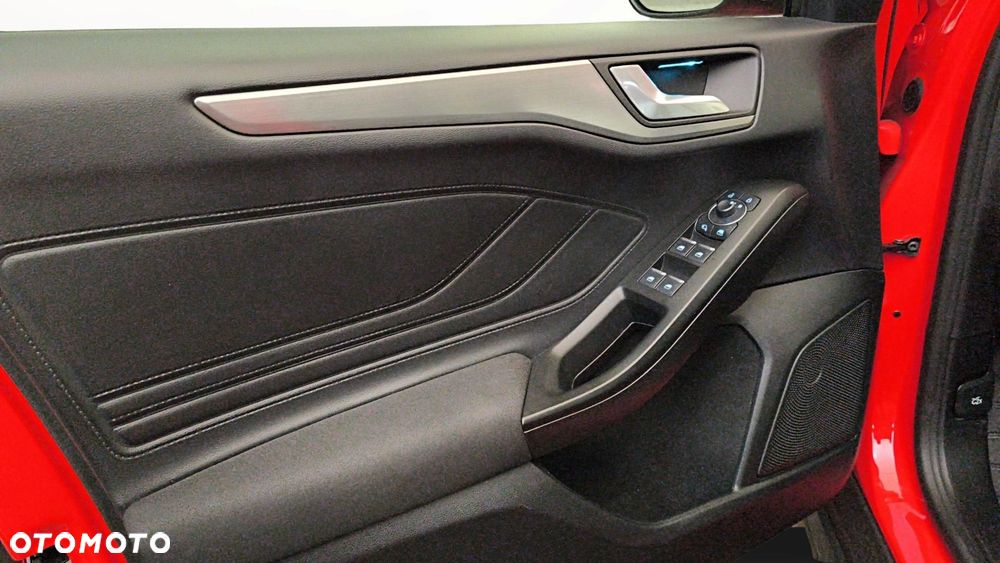 Ford Focus 1.0 EcoBoost mHEV Titanium X - 11