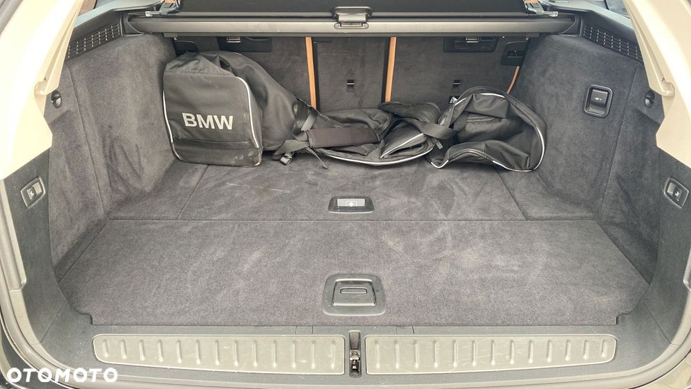 BMW Seria 5 520d xDrive - 13