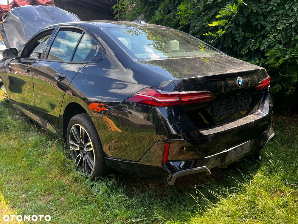 BMW Seria 5 520i mHEV M Sport - 3