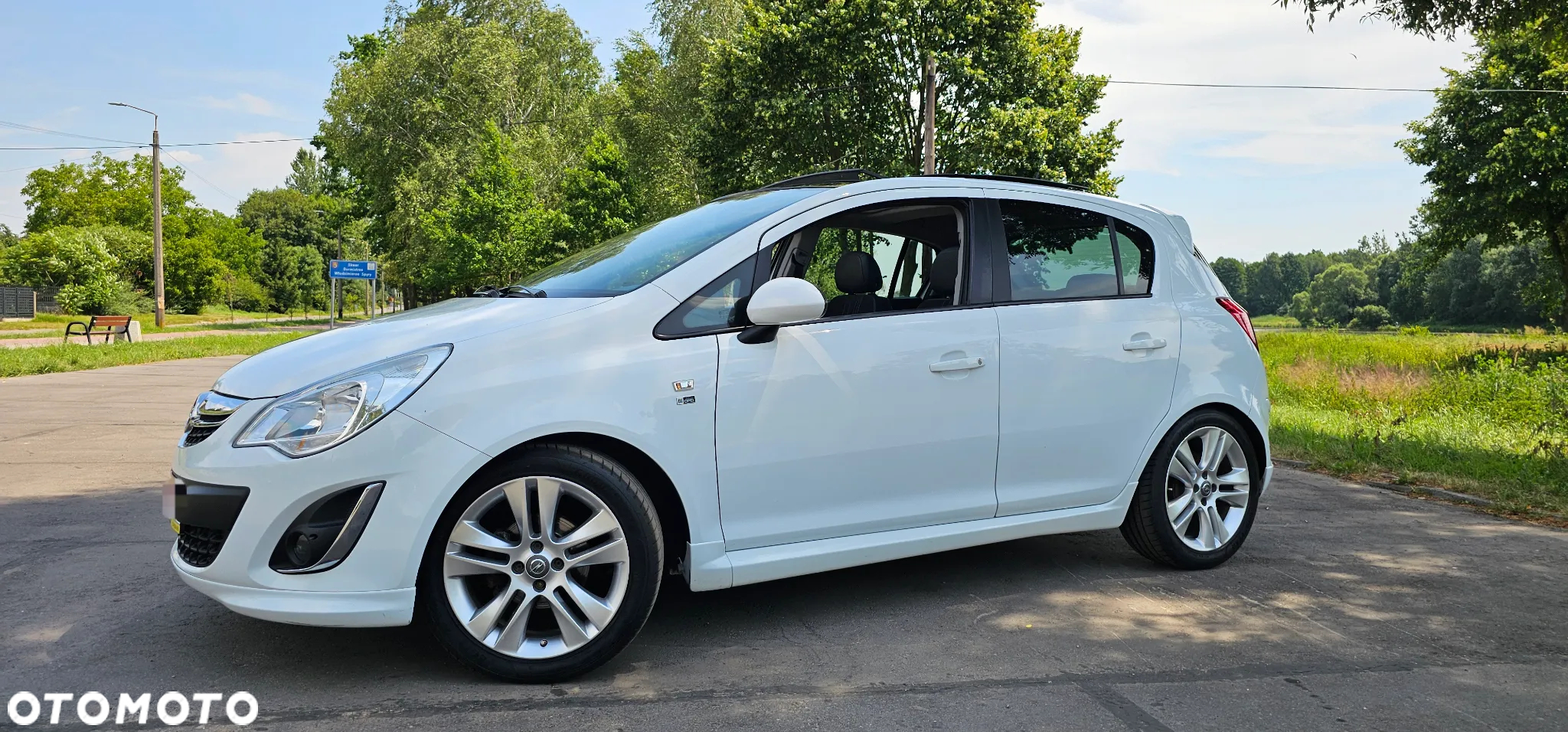 Opel Corsa 1.4 16V 150 Jahre - 13