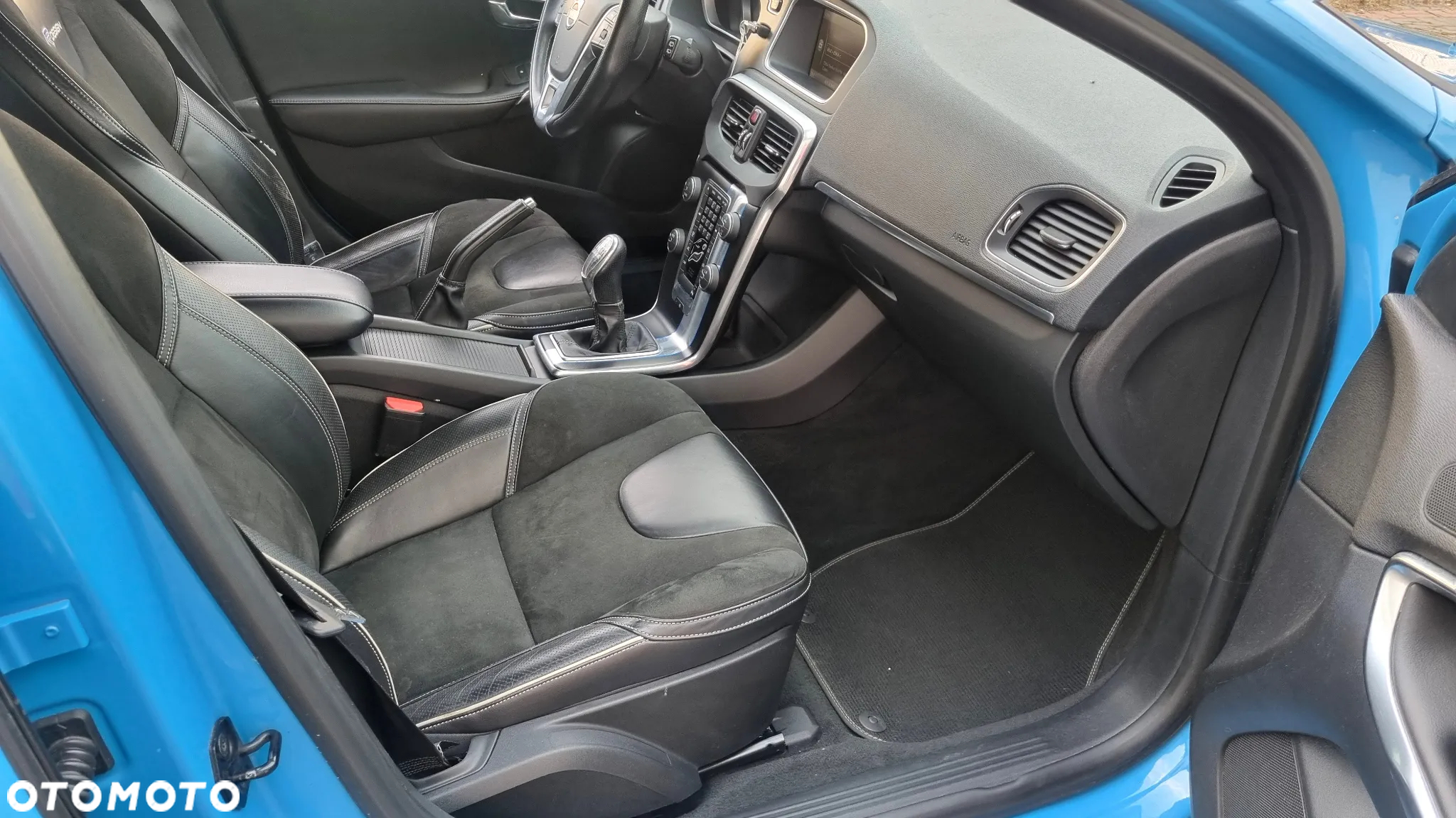 Volvo V40 D3 R-Design Momentum - 12