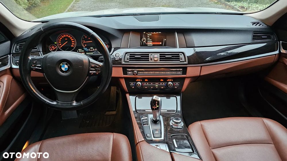 BMW Seria 5 518d Luxury Line - 2