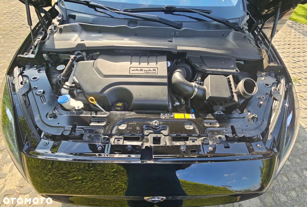 Jaguar E-Pace P250 AWD SE - 29