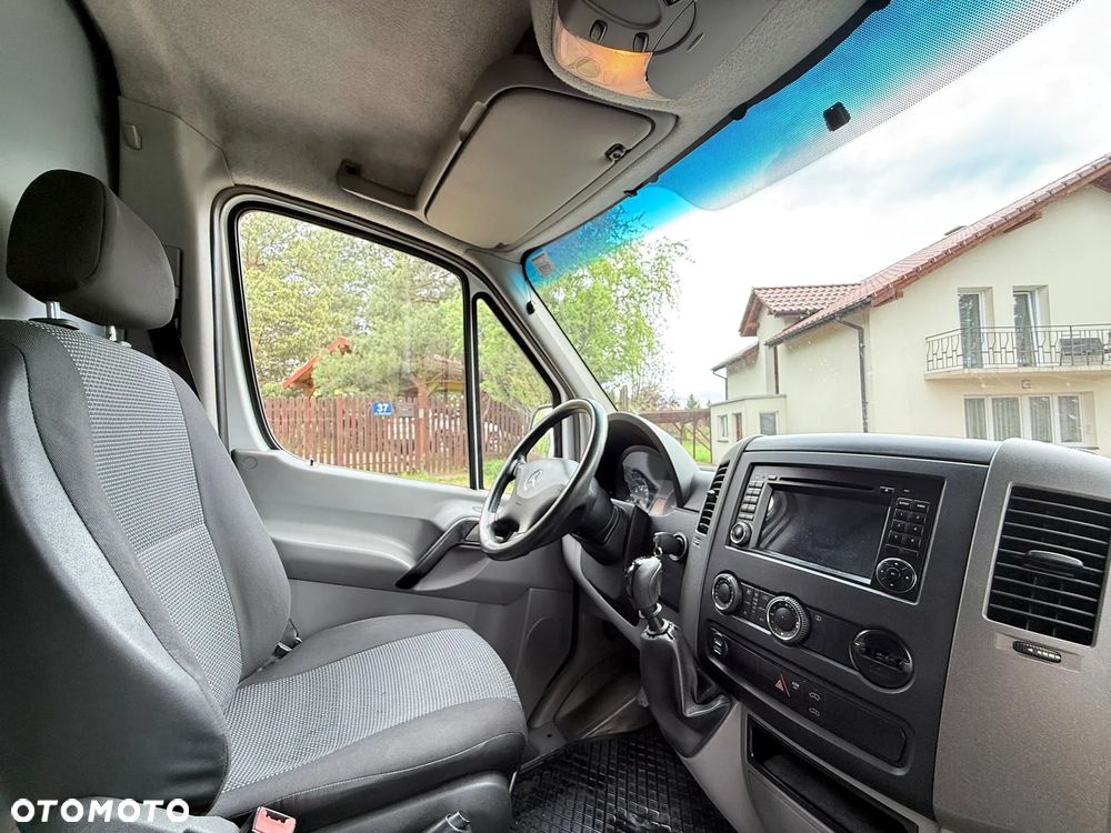 Mercedes-Benz Sprinter - 24