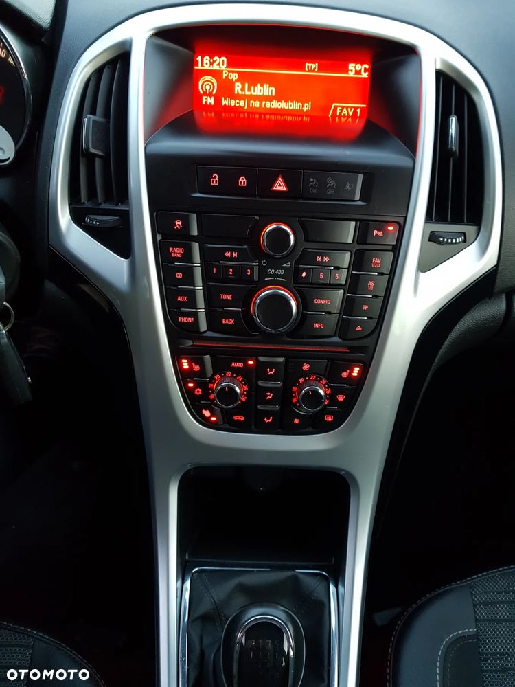 Opel Astra 1.4 Turbo Exklusiv - 29