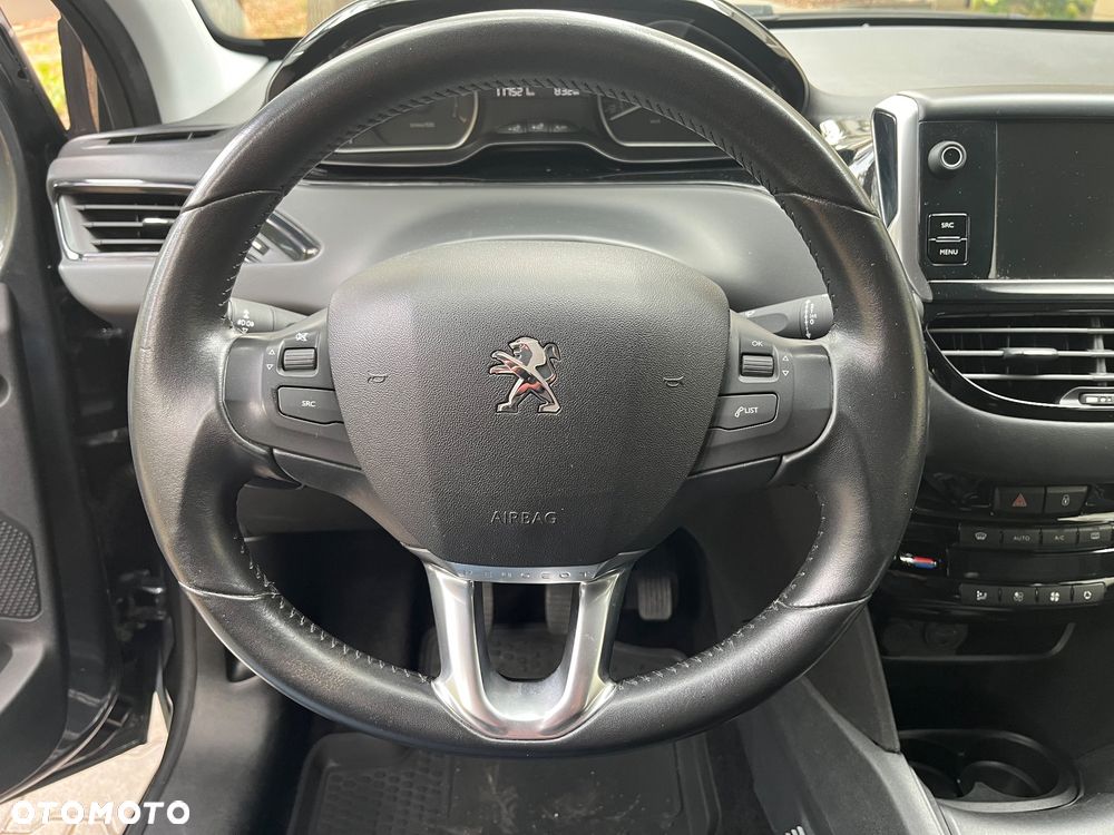 Peugeot 208 1.2 PureTech Style - 13