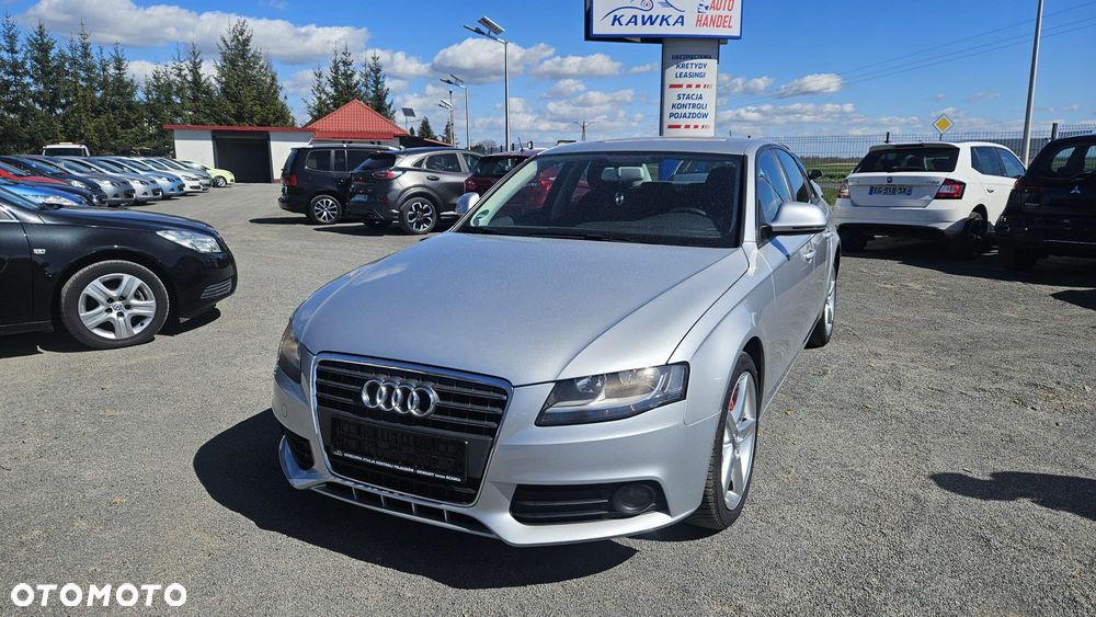 Audi A4 Limousine - 1