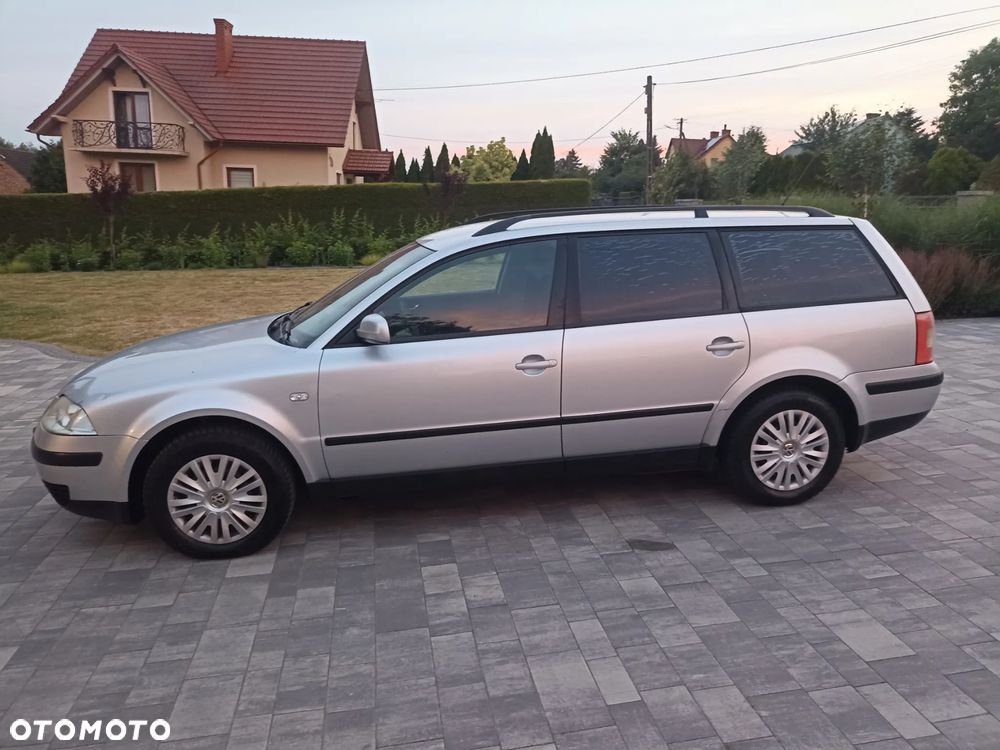Volkswagen Passat 1.9 TDI Comfortline - 4