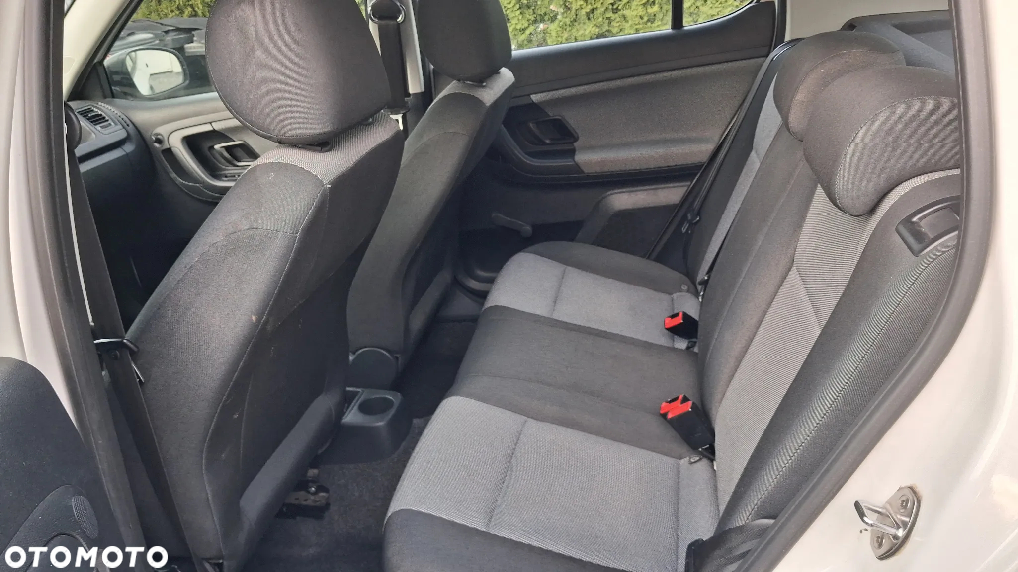 Skoda Fabia 1.2 HTP COOL EDITION - 21