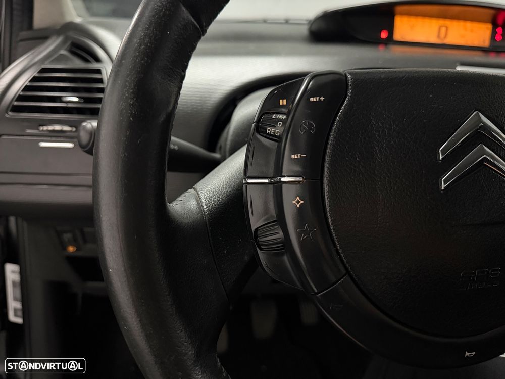 Citroën C4 1.6 HDi Exclusive - 18