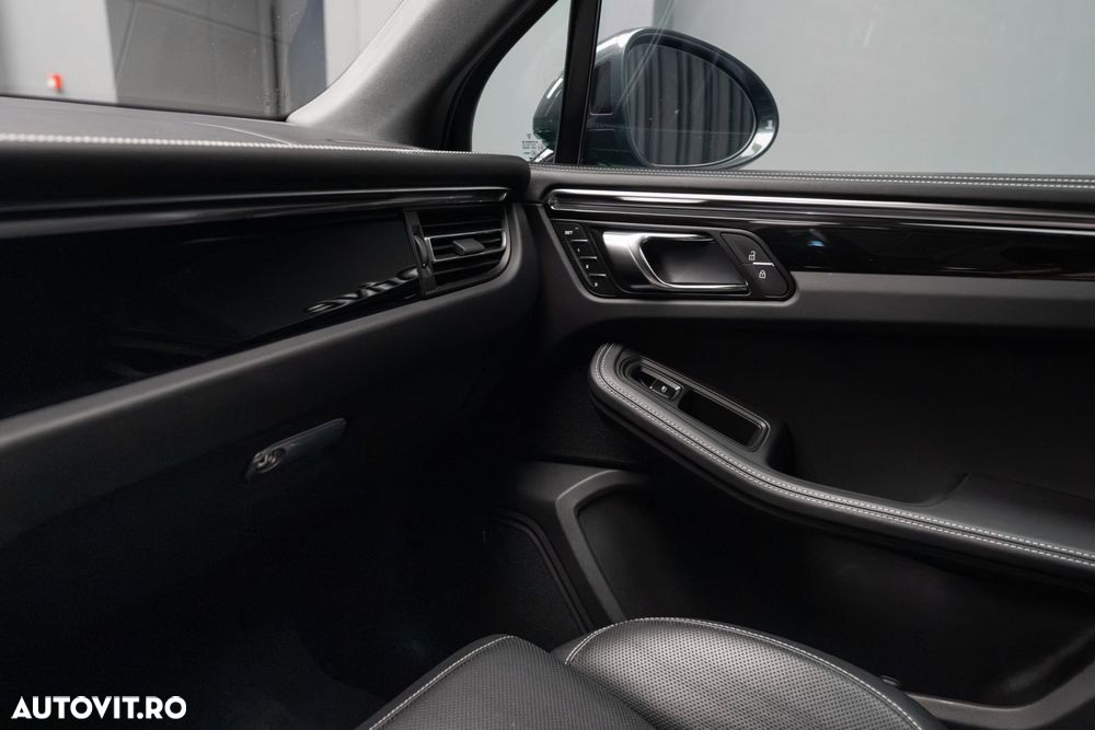 Porsche Macan - 16