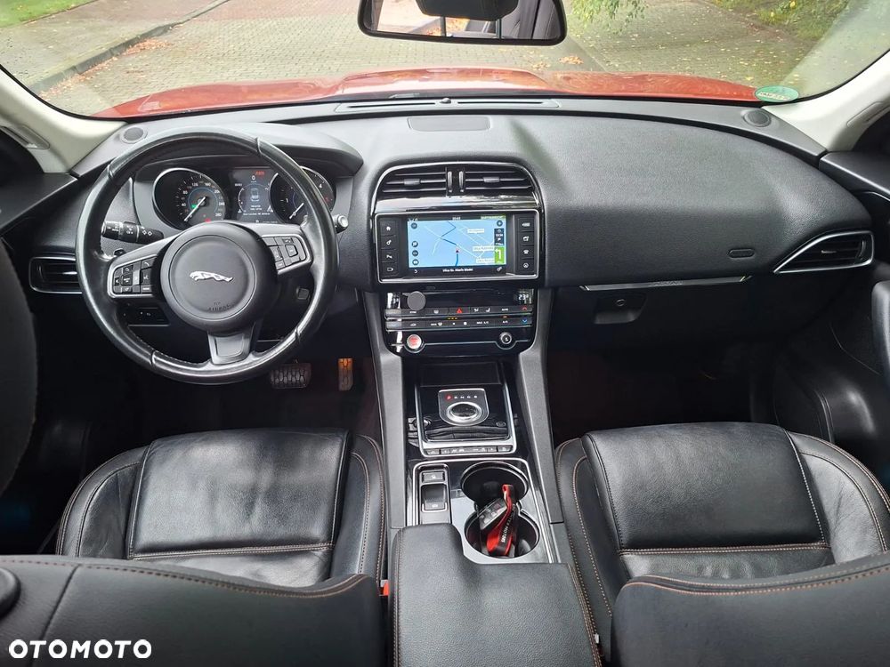 Jaguar F-Pace - 16