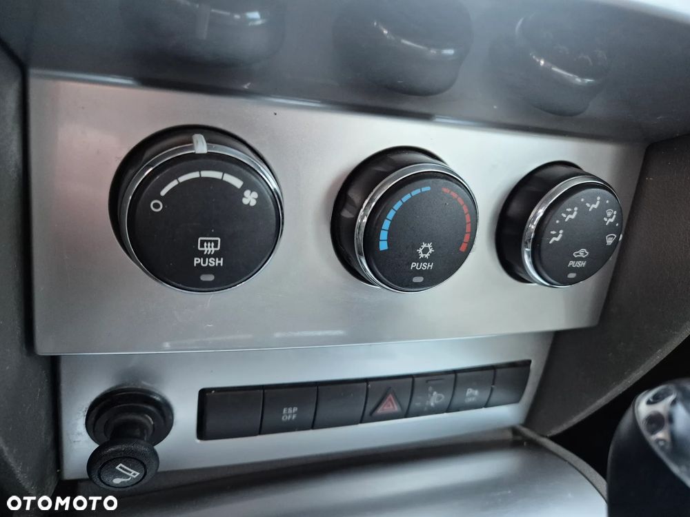 Dodge Nitro 3.7 V6 SLT 4WD - 13