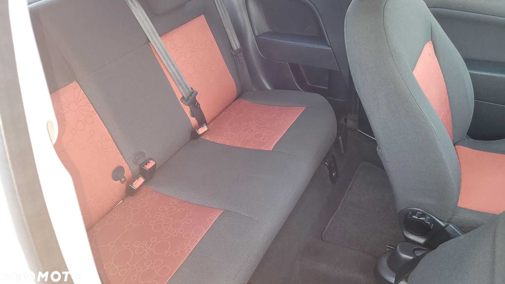 Ford Fiesta 1.3 Ambiente - 10