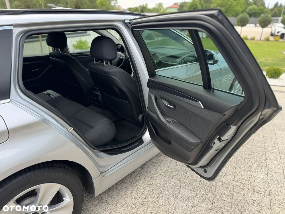 BMW Seria 5 520d - 28