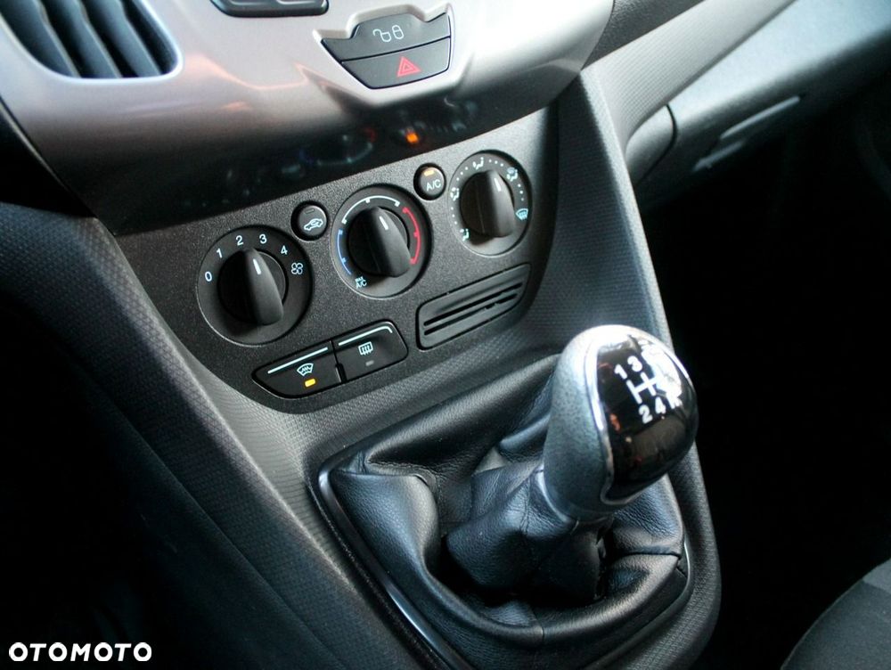 Ford Transit Connect - 28