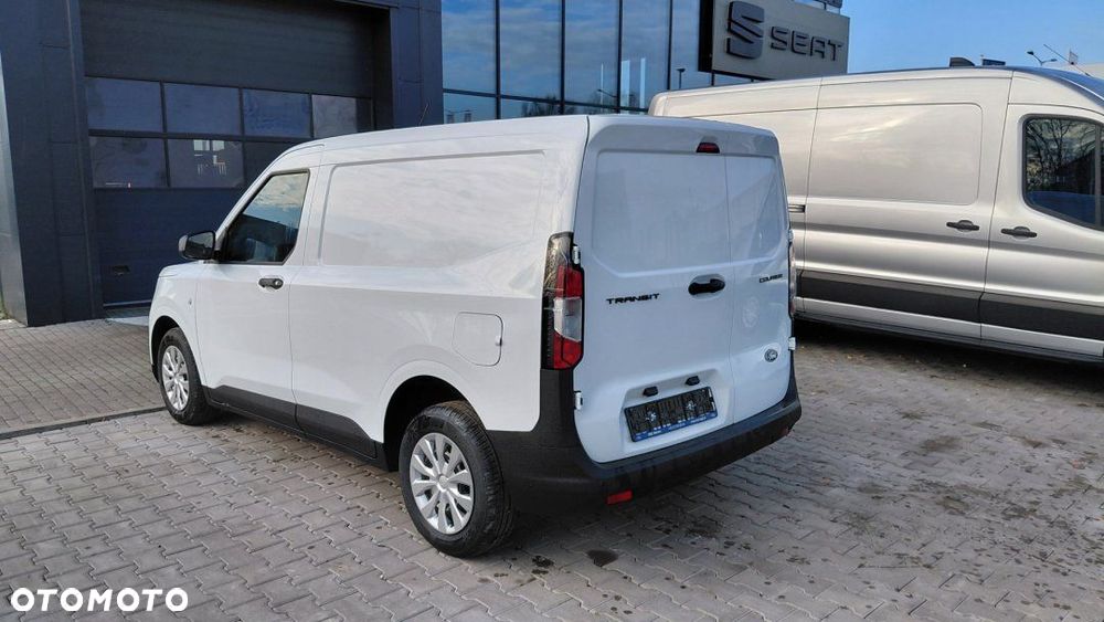 Ford Transit Courier - 3