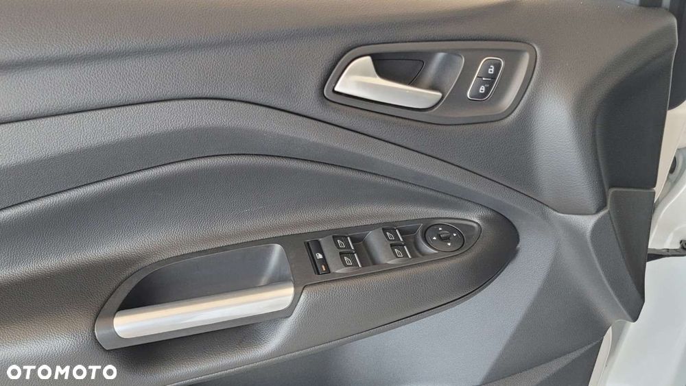 Ford Kuga - 35