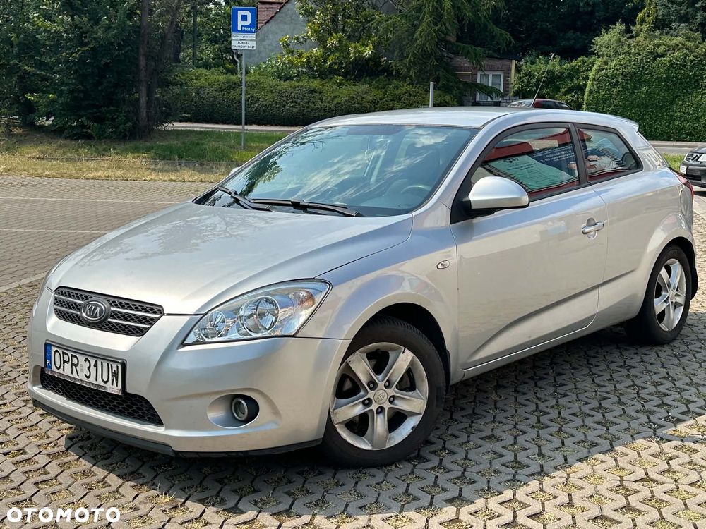 Kia Ceed - 1
