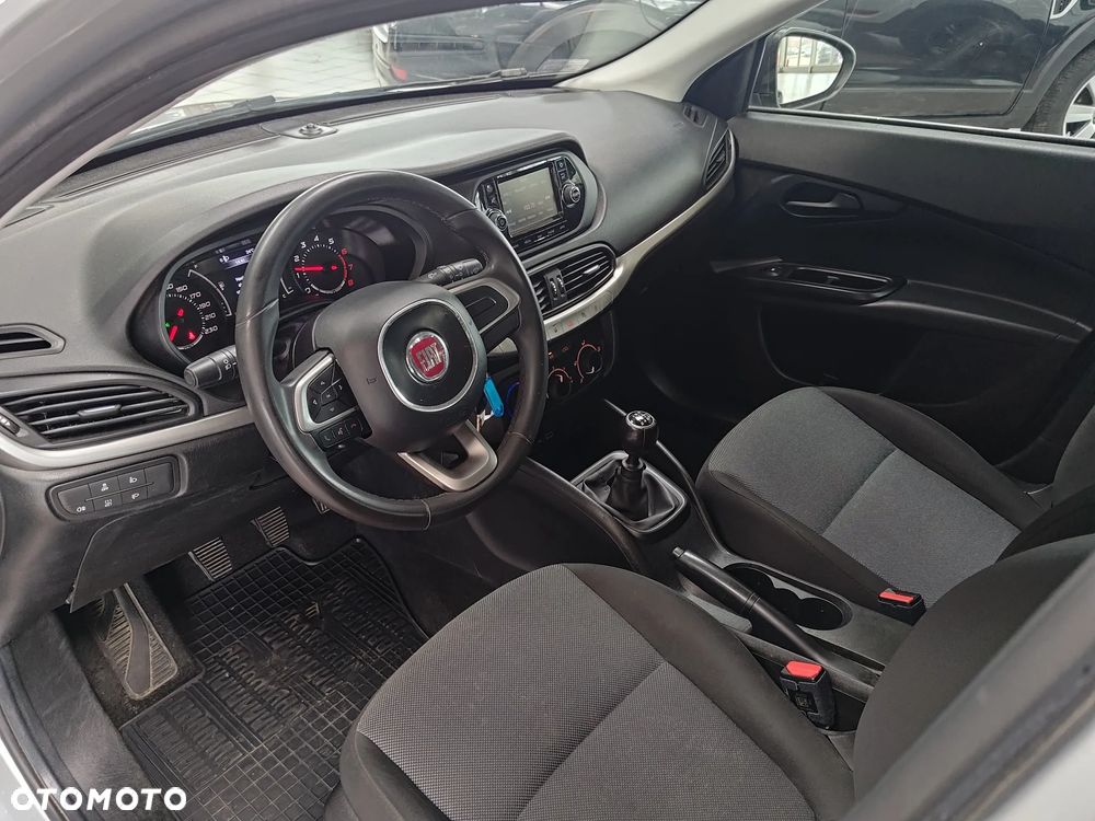 Fiat Tipo 1.4 16v Lounge EU6d - 7