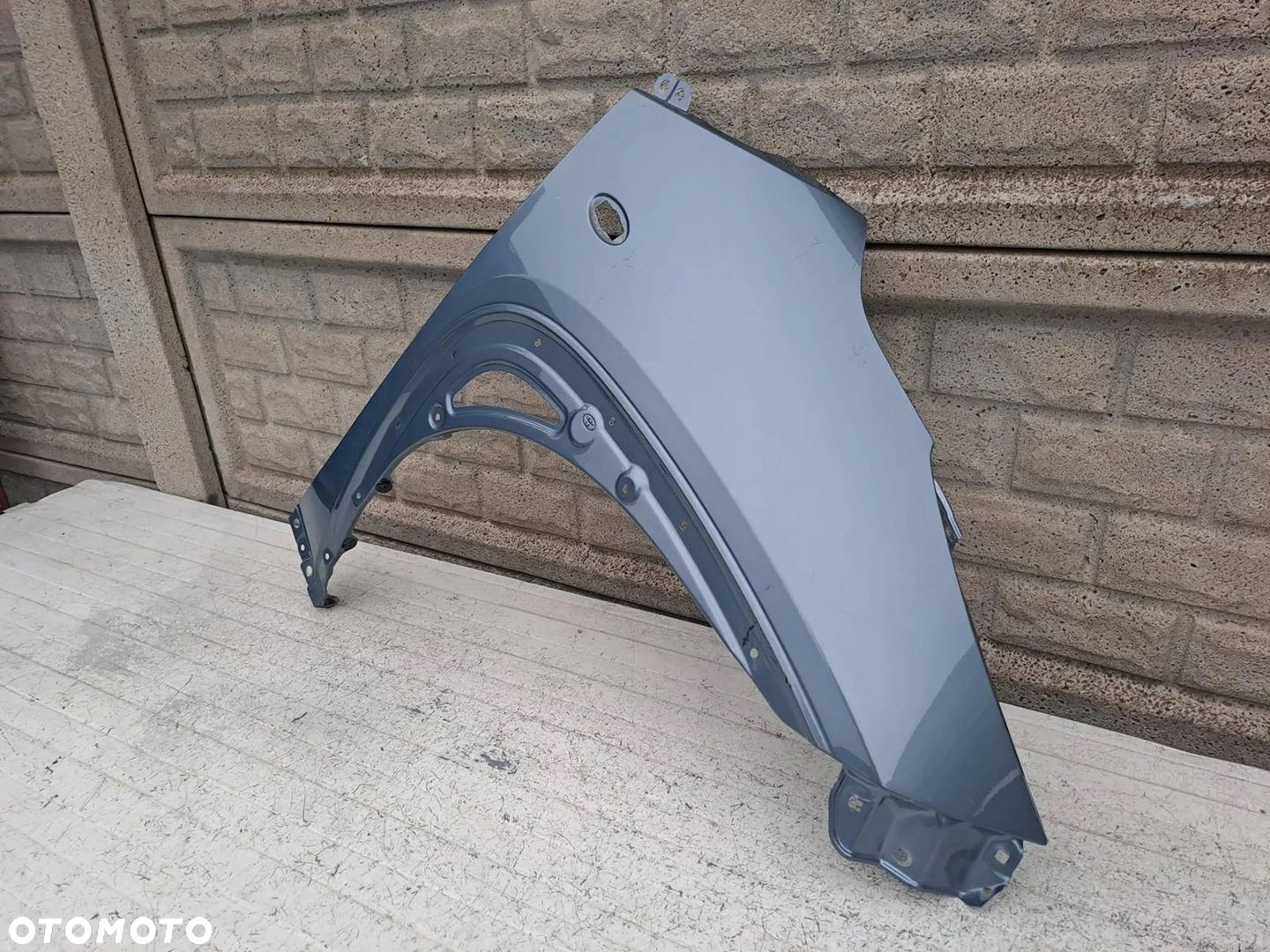 BŁOTNIK PRAWY PRZEDNI TOYOTA AYGO X 22-24 - 2