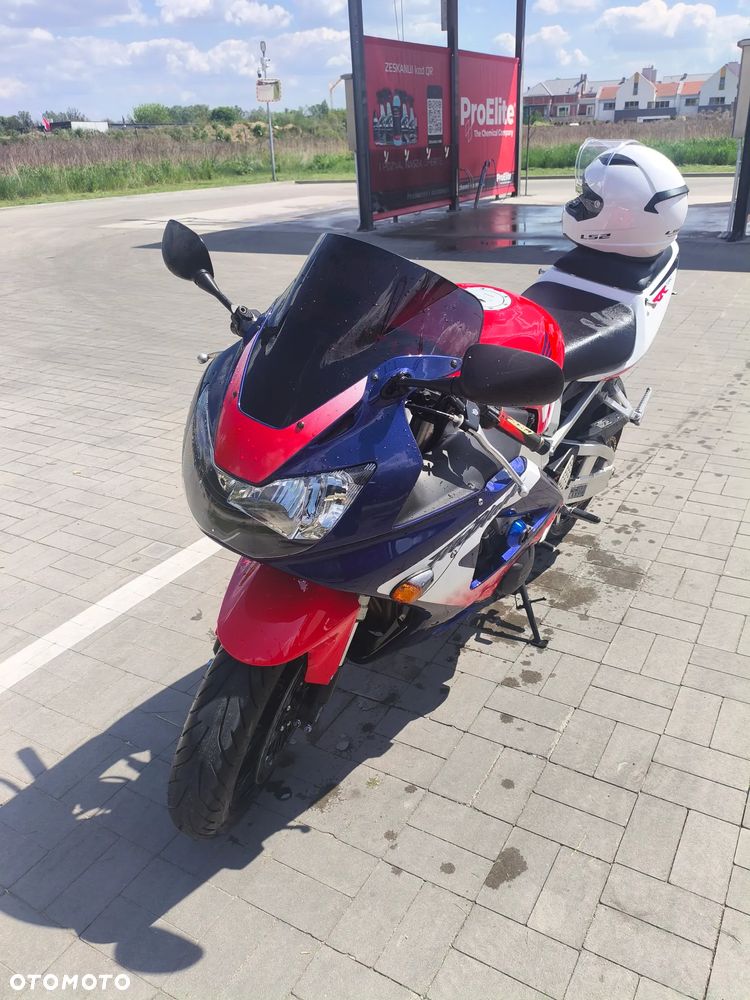 Honda CBR - 4