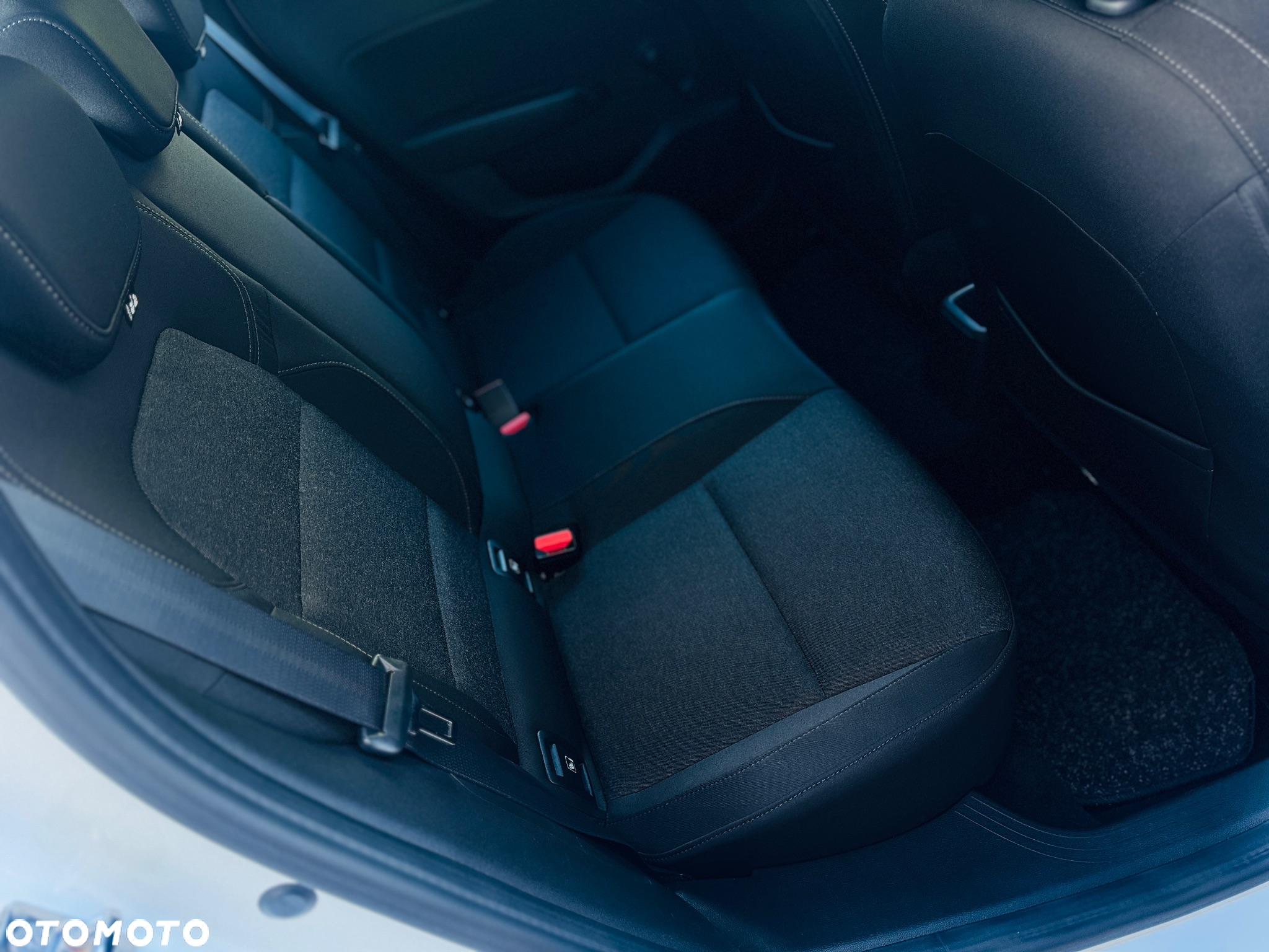 Renault Clio BLUE dCi 100 BUSINESS EDITION - 19
