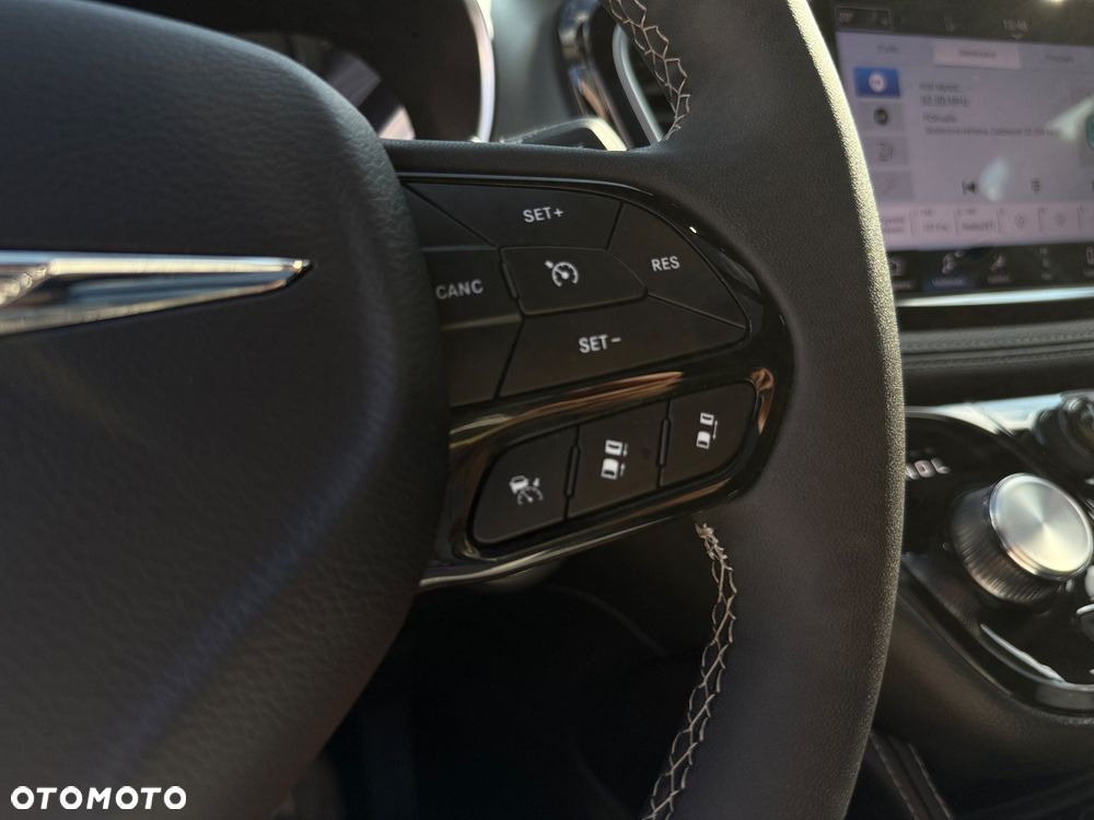 Chrysler Pacifica - 13