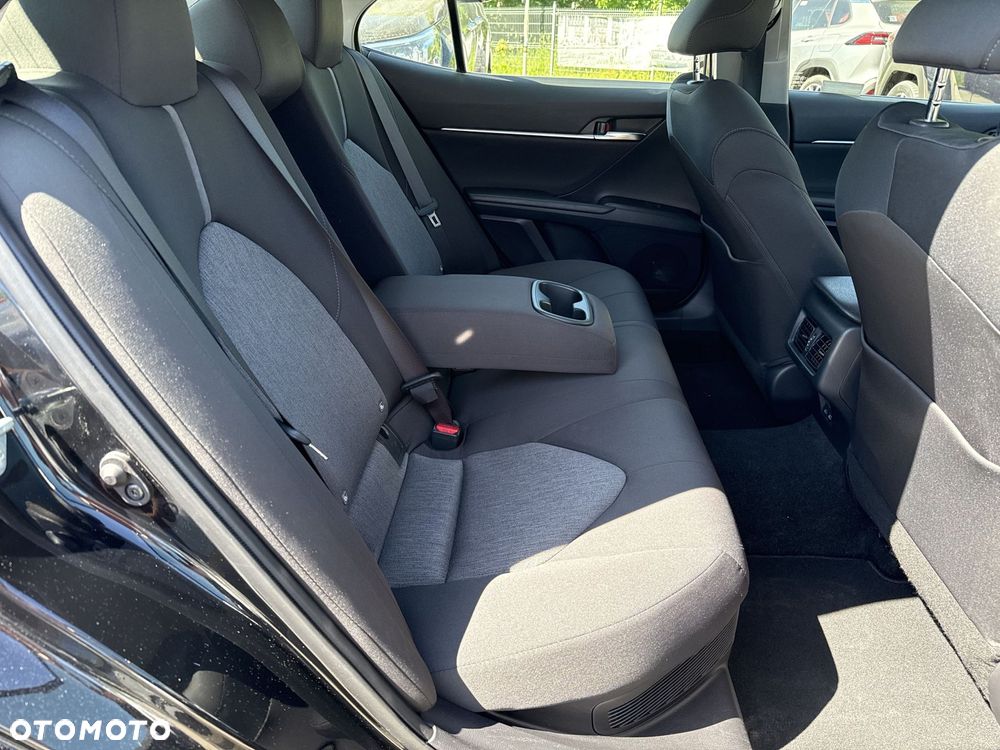Toyota Camry 2.5 Hybrid Comfort CVT - 26