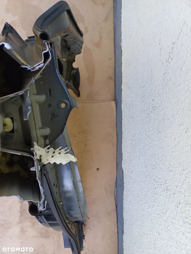 Golf VI Plus błotnik prawy tył 5M0 - 6