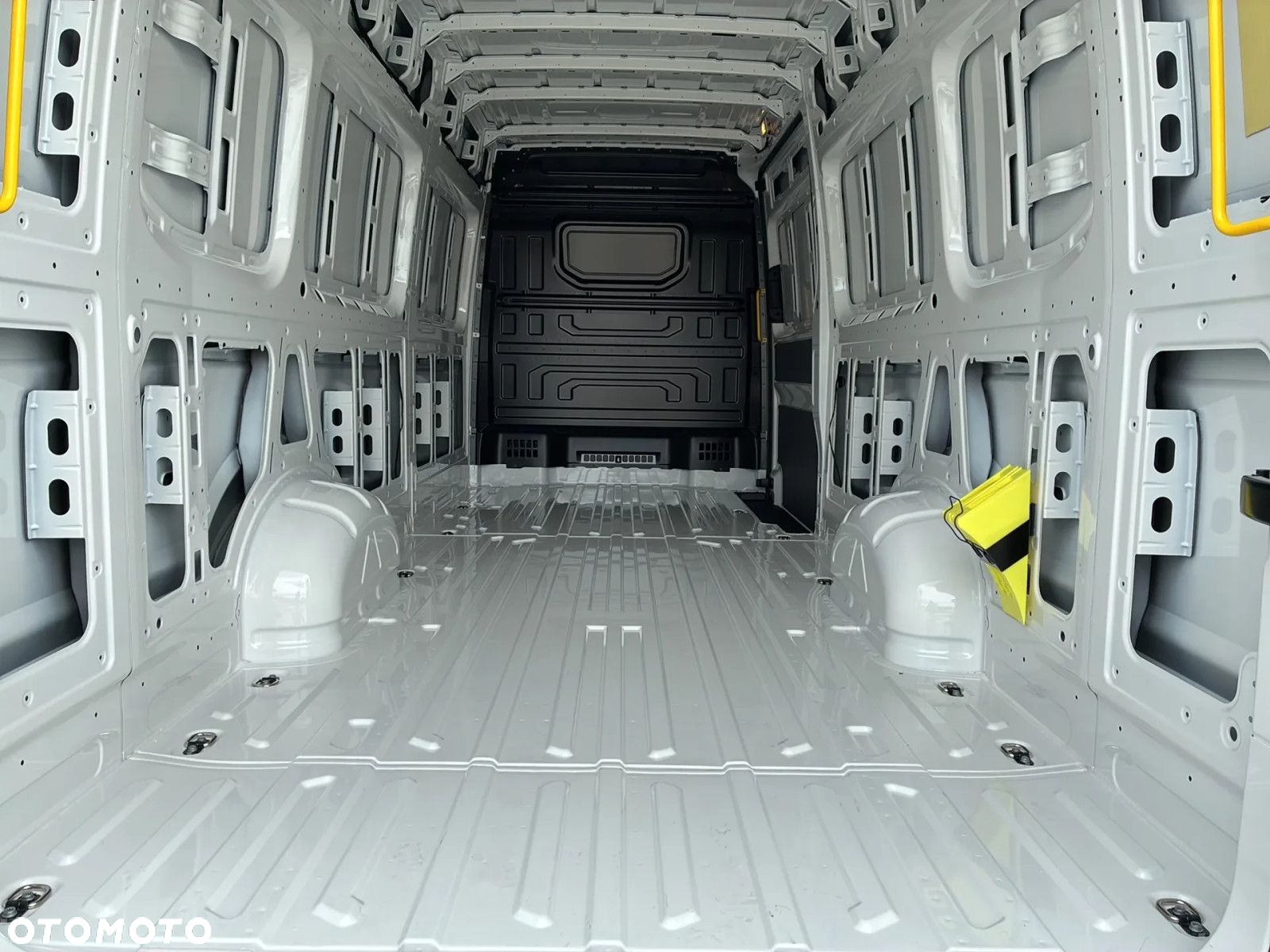 Volkswagen Crafter 35 Furgon LONG/L5H3, 2.0BiTDI 177KM, 4490mm, Wysoki dach, r.o. 4490 - 13