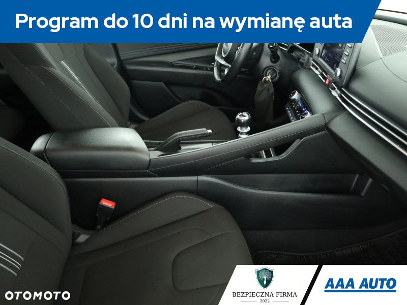Hyundai Elantra - 8