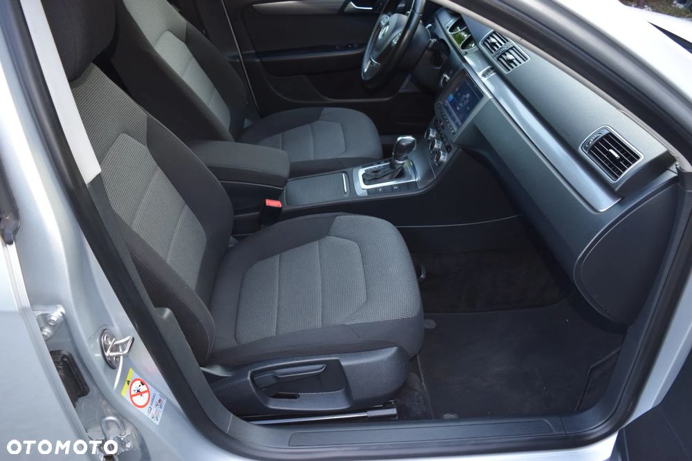 Volkswagen Passat 2.0 Blue TDI DSG SCR Highline - 10