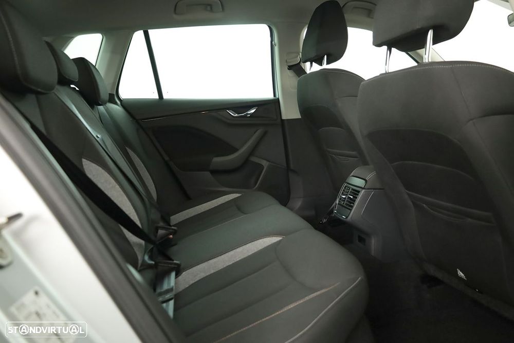 Skoda Kamiq 1.0 TSI DSG - 21