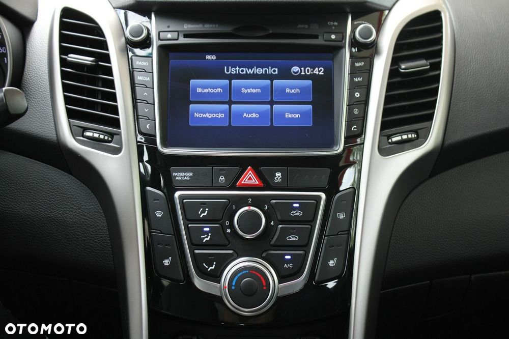 Hyundai i30 blue Kombi 1.4 YES Gold - 11
