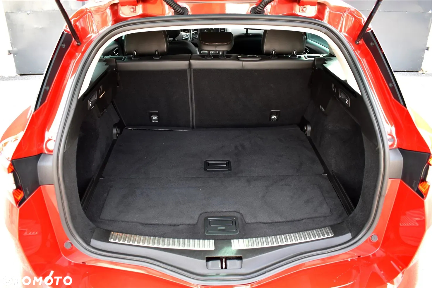Renault Megane ENERGY TCe 130 EDC BOSE EDITION - 10