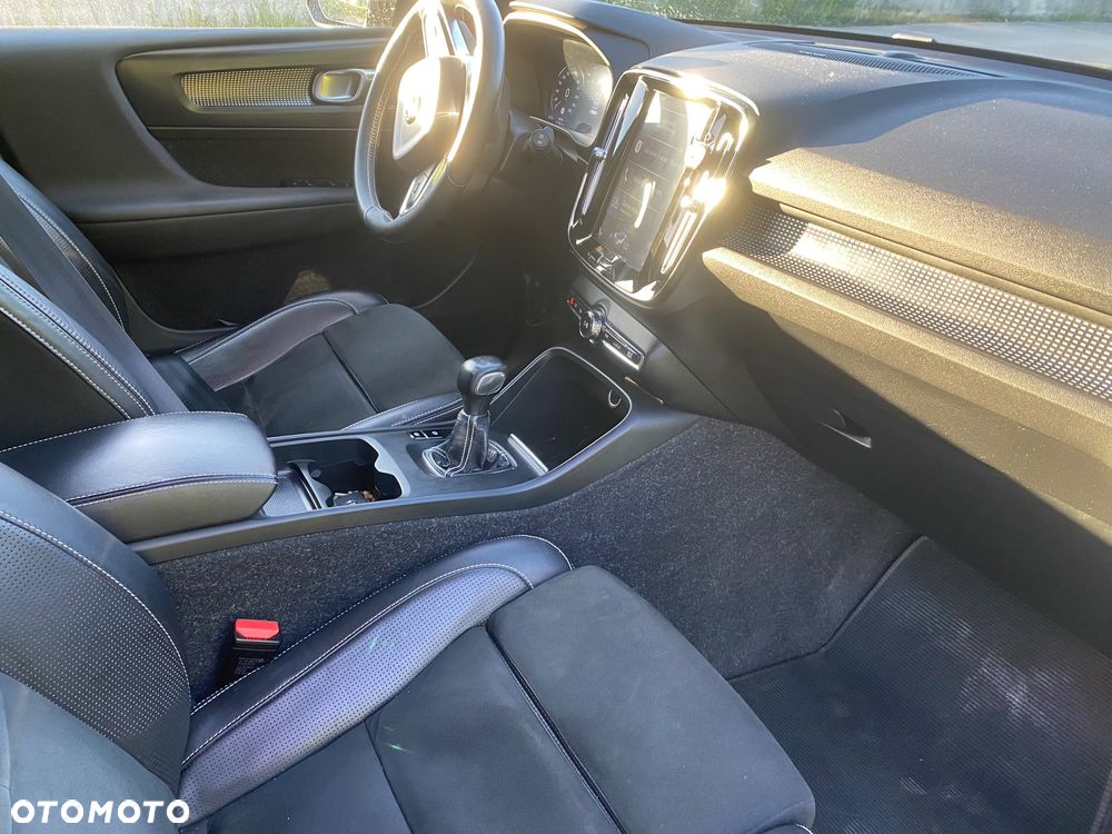 Volvo XC 40 - 22