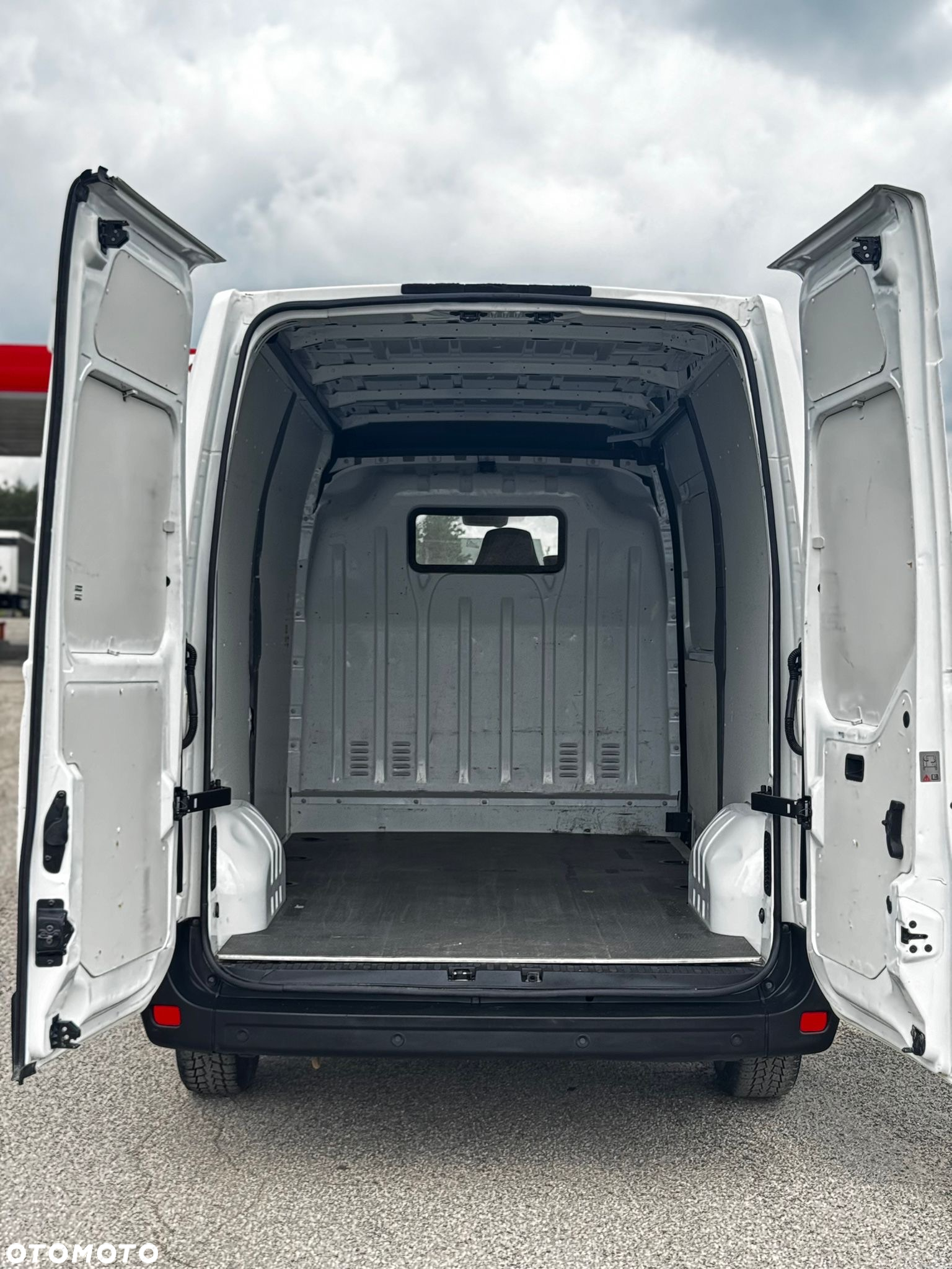 Nissan NV 400 - 10