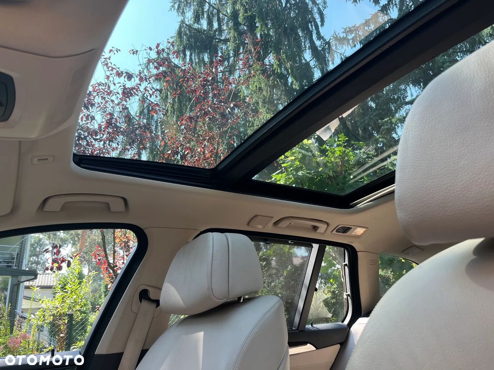 BMW Seria 5 525d xDrive - 8
