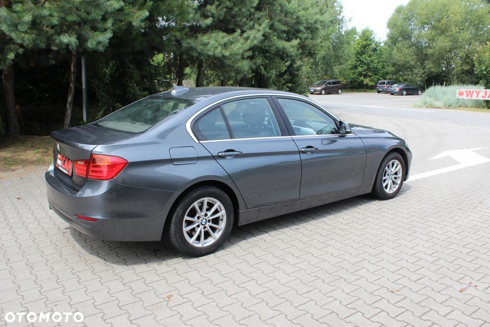 BMW Seria 3 320i Sport-Aut - 10