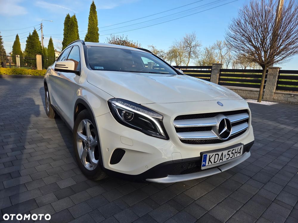 Mercedes-Benz GLA - 27