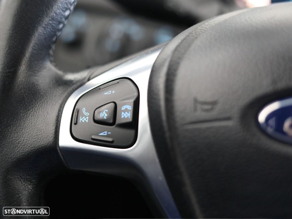 Ford Fiesta 1.0 EcoBoost Titanium - 26