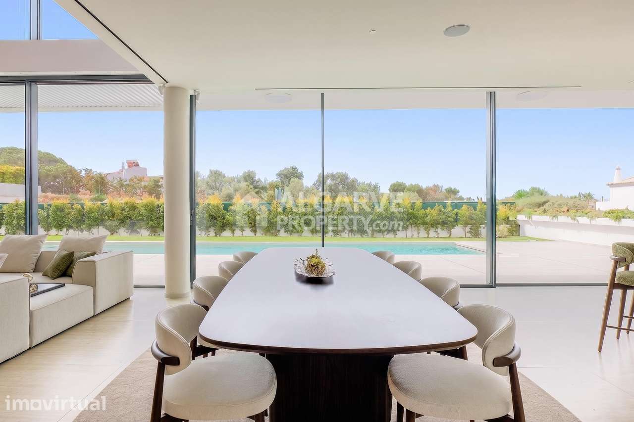 Moradia V6 de Luxo Contemporâneo em Vilamoura - Grande imagem: 3/47