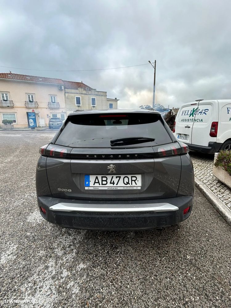 Peugeot 2008 - 4