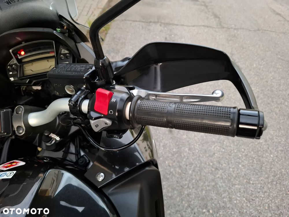 Honda VFR - 23