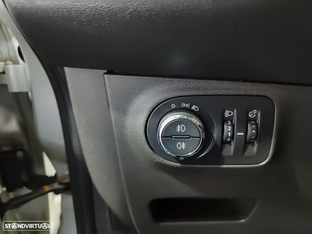 Opel Corsa 1.3 CDTi Dynamic - 27