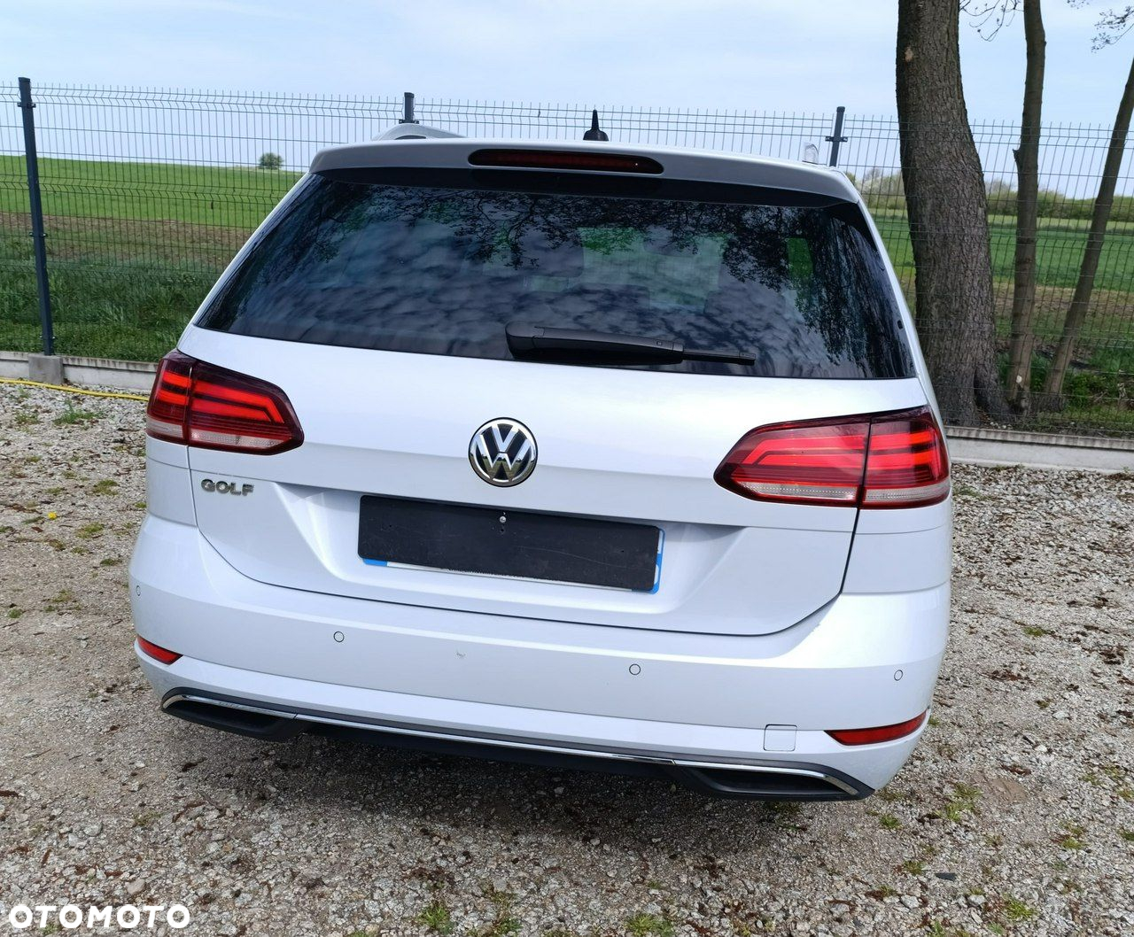 Volkswagen Golf - 6