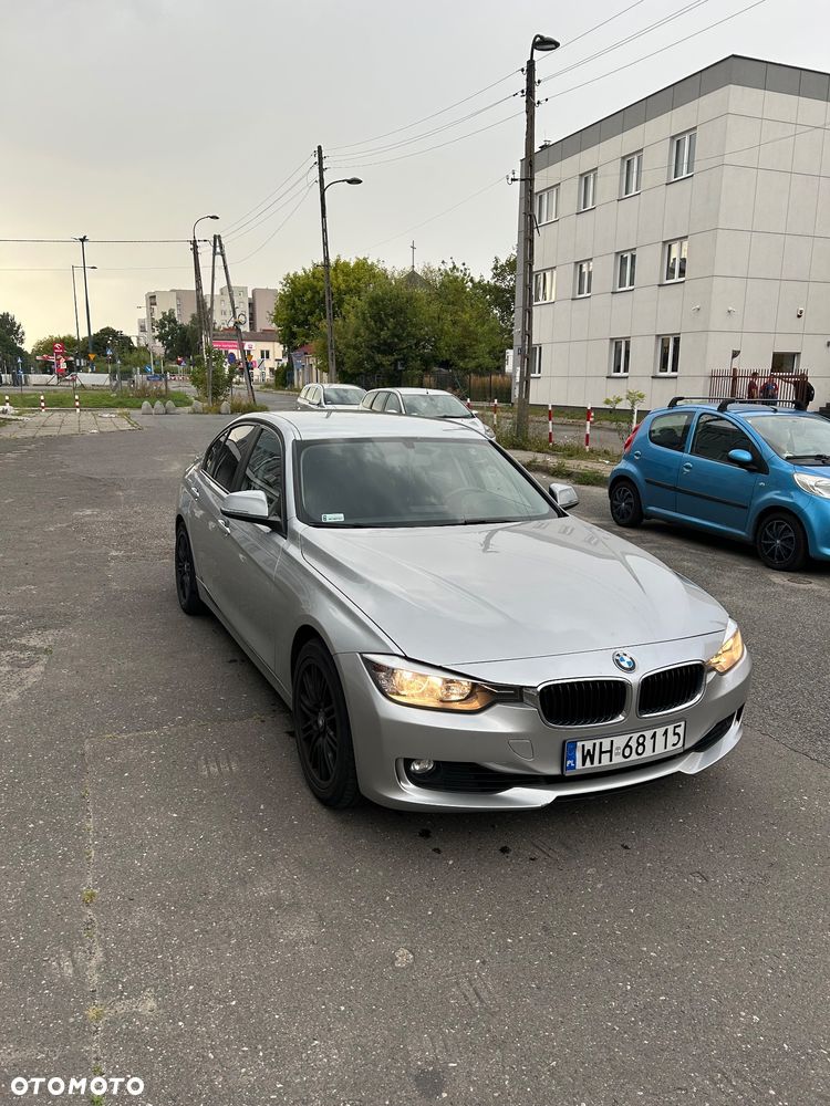 BMW Seria 3 320i - 3
