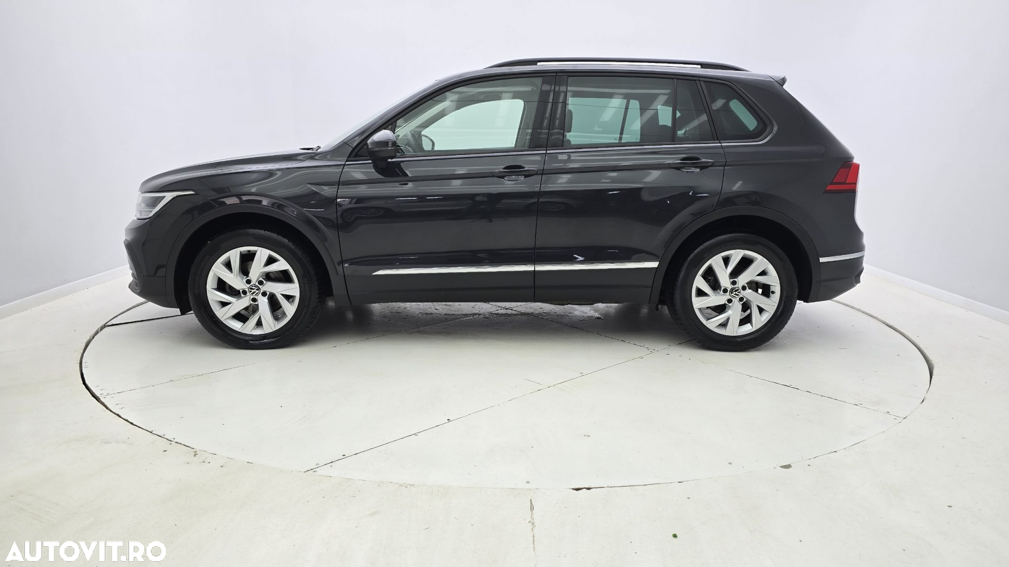Volkswagen Tiguan 2.0 TDI SCR DSG 4Motion Life - 9
